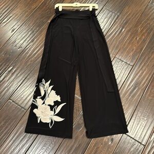 WHBM Wide Leg Pants With Embroidery